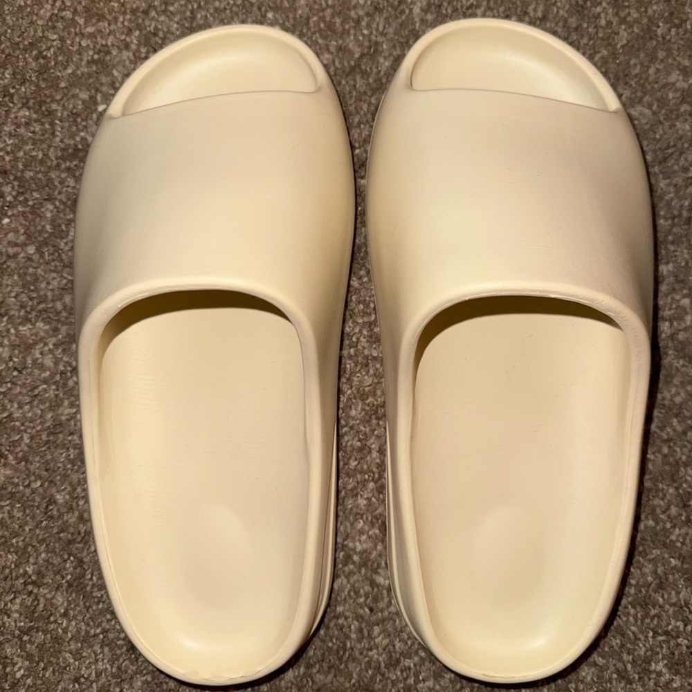 Cream colored slides from SHEIN.